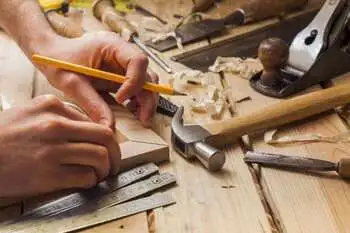أعمال النجارة والأثاث